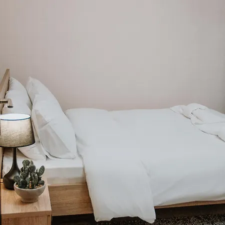 Zeusplace Living 아파트 *